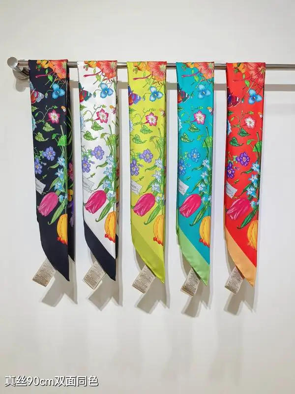 Gucci silk Scarf 90X90cm E004091